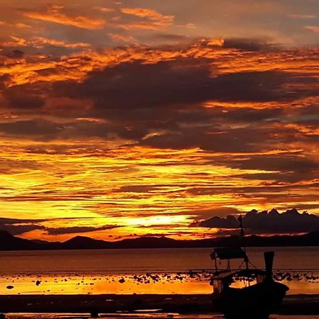 Elephants End Guesthouse Krabi Ao Nang Εξωτερικό φωτογραφία